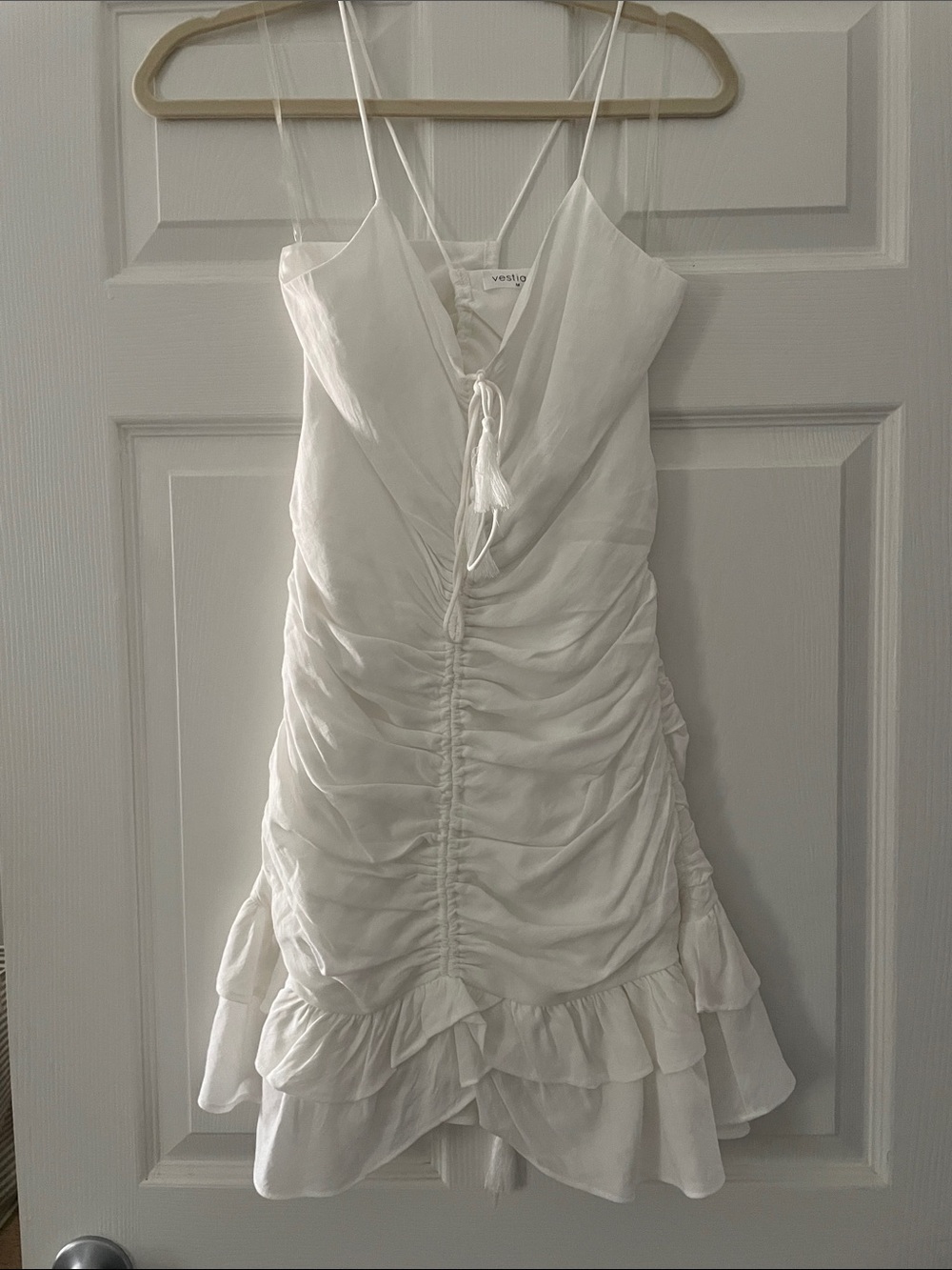 The cutest white mini dress 🤍